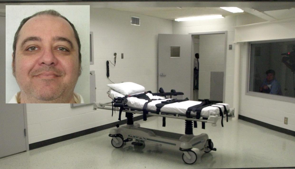 Kenneth Eugene Smith, inset, and the Alabama execution chamber. (AP)