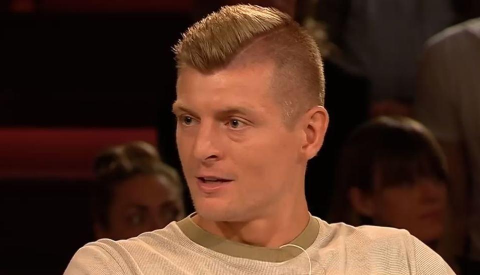 Aus Greifwald in den Fußballhimmel: Bei Markus Lanz plauderten Toni Kroos und sein Bruder Felix über den Stellenwert von Fußball, ihr Familienleben, Bruderkonkurrenz - und die Nachbarschaft mit Superstar Ronaldo.