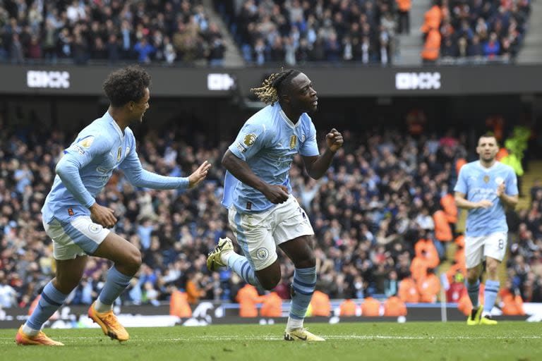 Jeremy Doku dio una nueva muestra de habilidad en el cuarto gol del City