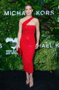 <p>Kate Hudson wore a custom crimson beaded asymmetrical dress from Michael Kors Collection.</p>