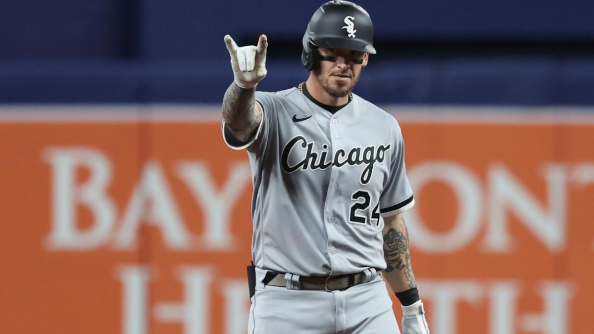 White Sox shortstop Tim Anderson was slapped by teammate Yasmani