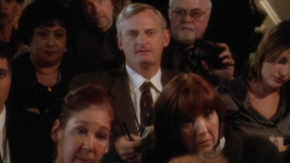 Steve (Charles Noland) is shown during a media briefing on The West Wing.