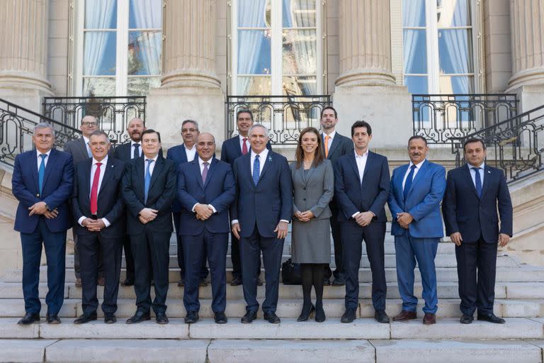 Wado de Pedro junto a los gobernadores de la Región del Norte Grande mantuvieron este jueves encuentros con el embajador de Estados Unidos en Argentina, Marc Stanley, y el ministro de Economía, Sergio Massa,