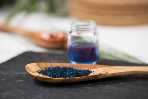 Calgary researchers have discovered an environmentally friendly way to produce a natural blue pigment. (Adrian Shellard - image credit)