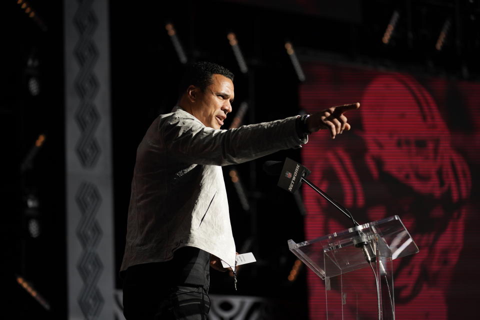 Tony Gonzalez announces Western Michigan wide receiver Skyy Moore as the Kansas City Chiefs selection during the second round of the NFL football draft Friday, April 29, 2022, in Las Vegas. (AP Photo/John Locher)