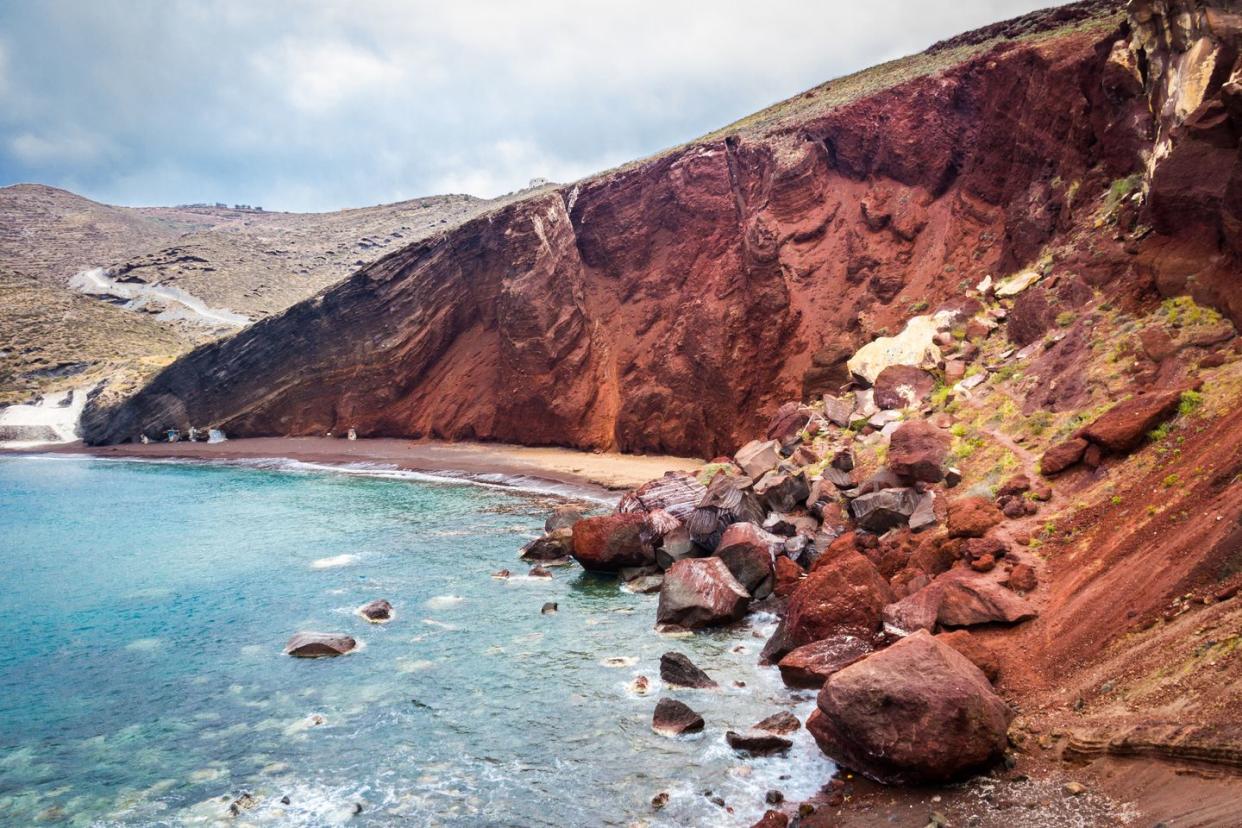 red beach in santorini