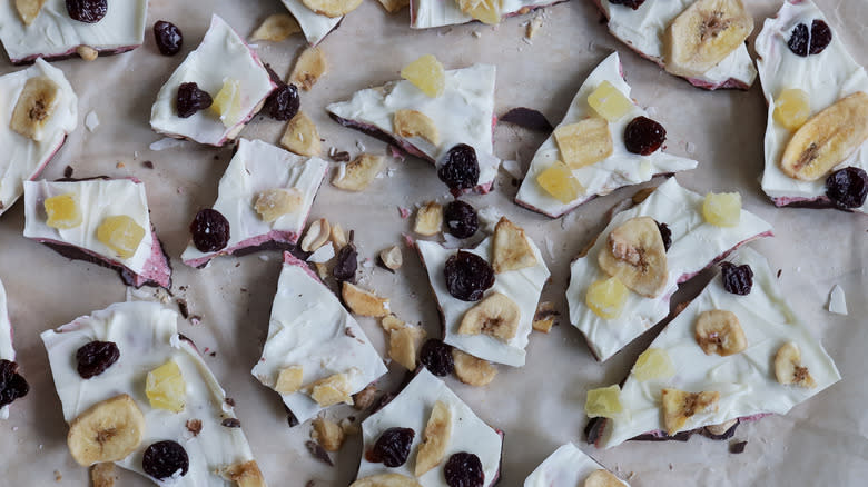 candy bark with dried bananas