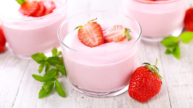 strawberry mousse in cup