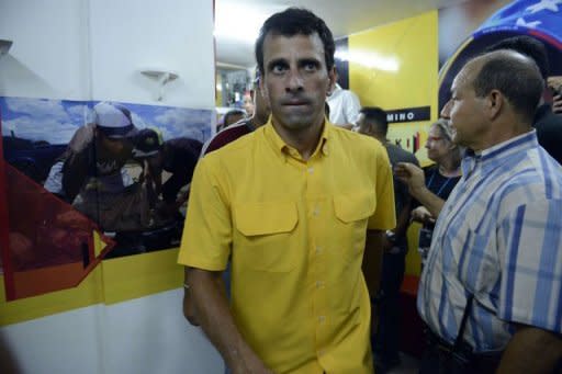Photo Par Leo Ramirez - Le candidat de l'opposition, Henrique Capriles, a refusé dimanche de reconnaître la victoire de Nicolas Maduro à la présidentielle, avant un nouveau décompte de tous les suffrages de l'élection organisée après la mort de Hugo Chavez