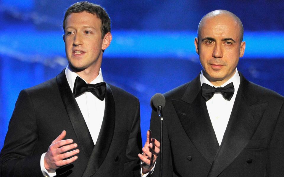 Mark Zuckerberg (L) and Yuri Milner speak onstage during the 2016 Breakthrough Prize Ceremony on November 8, 2015 in Mountain View, California - Steve Jennings/Getty