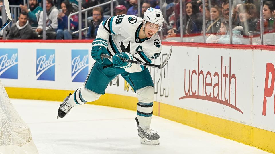 Logan Couture will captain a San Jose Sharks team that could be awful in 2023-24. (Dustin Bradford/Getty Images)