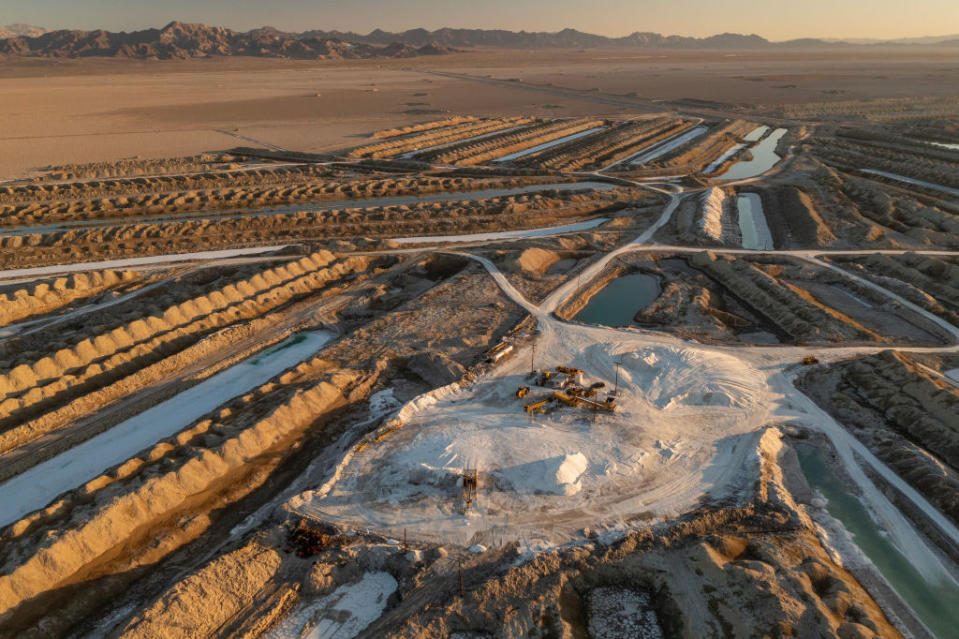 Near Amboy, Calif., a company is preparing to capture lithium from brine that is being drawn for evaporation.<span class="copyright">David McNew / Getty Images</span>