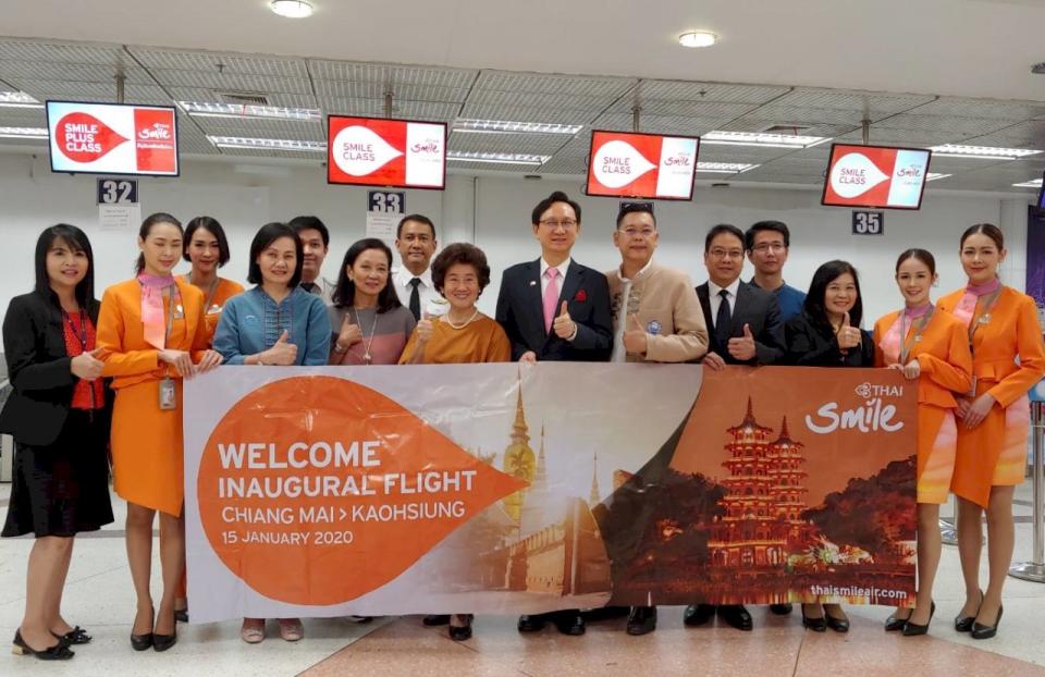 清邁－高雄首航儀式由泰國微笑航空執行長主持，駐泰代表童振源應邀出席。(圖：駐泰國代表處提供)