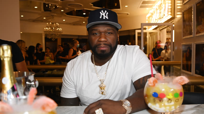 Rapper 50 Cent in restaurant