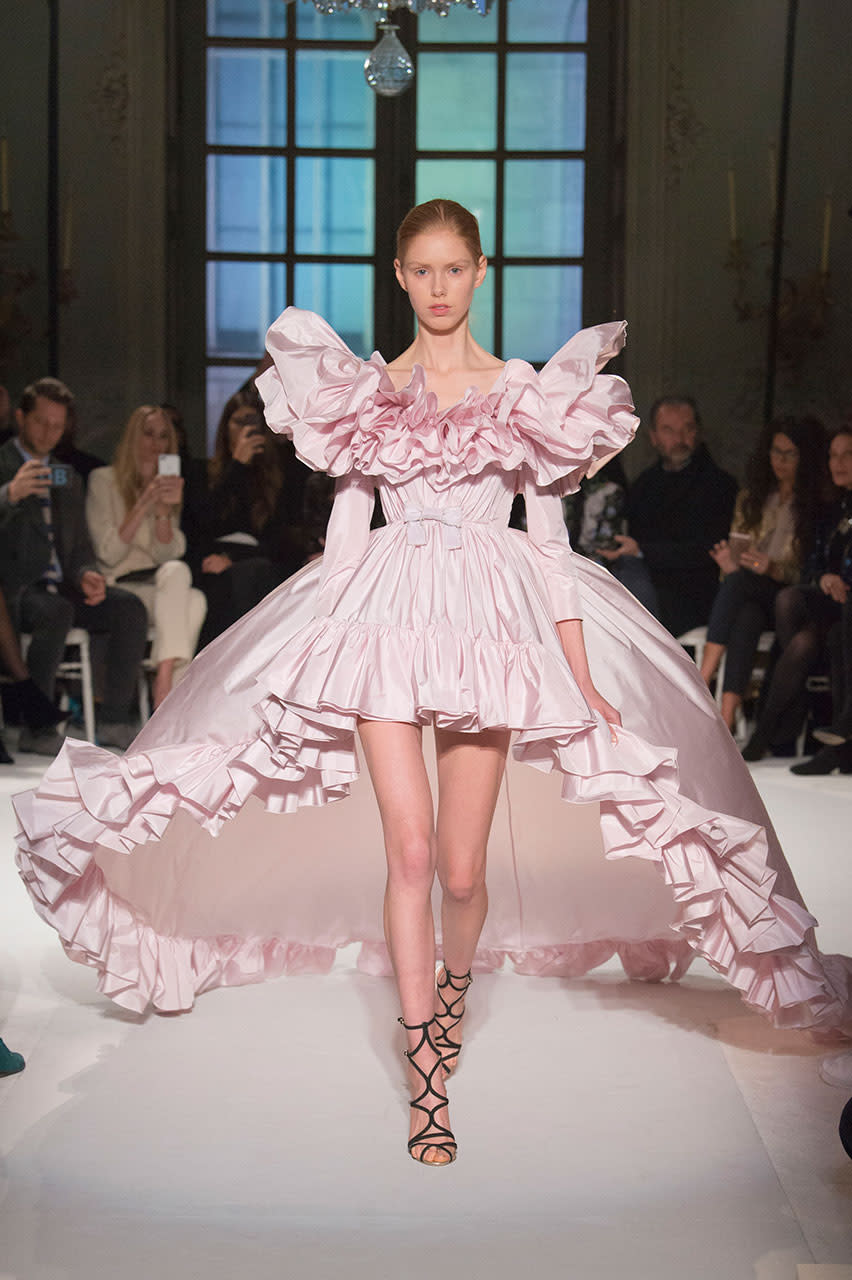 <p>A Giambattista Valli Haute Couture dream! This gown has more yards of duchesse satin than most houses, more ruffles than one dares to imagine, and it’s the girliest and prettiest pink out there. (Photo: Getty Images) </p>