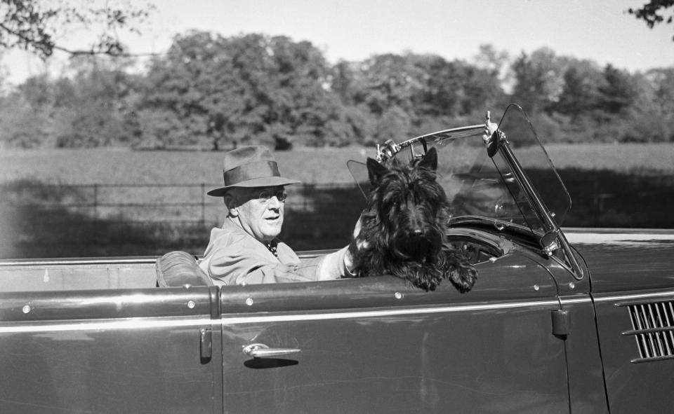 President Franklin Roosevelt with his dog Fala. (Photo: Bettmann via Getty Images)