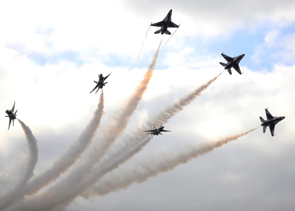 The United States Air Force Thunderbirds gave Speedway race fans and locals an unexpected air show Saturday morning.