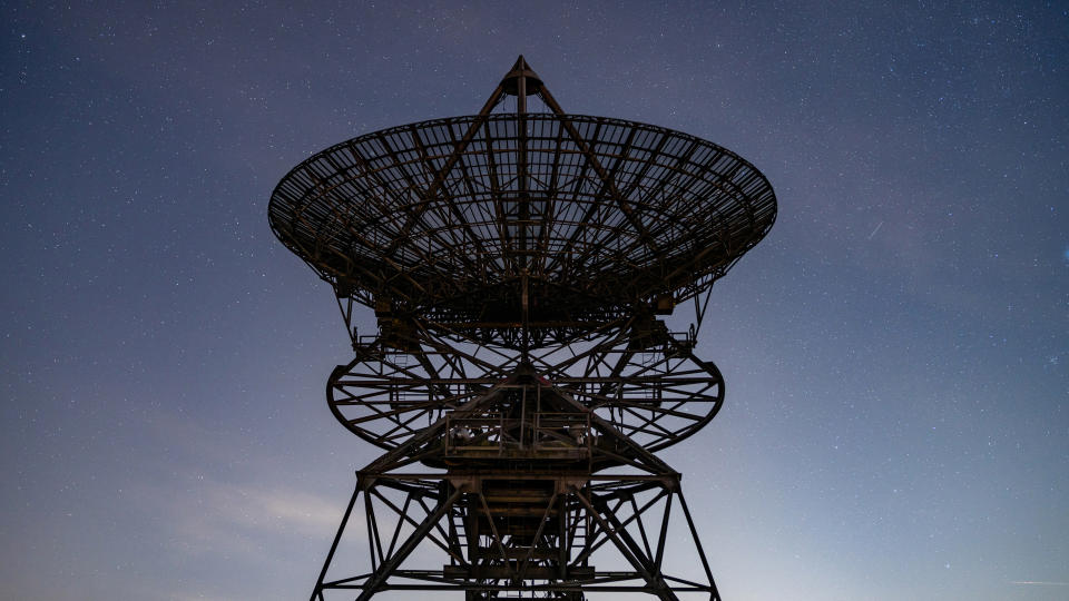 A image showing a radar antenna, shot on the Sony FE 50mm f/1.2GM