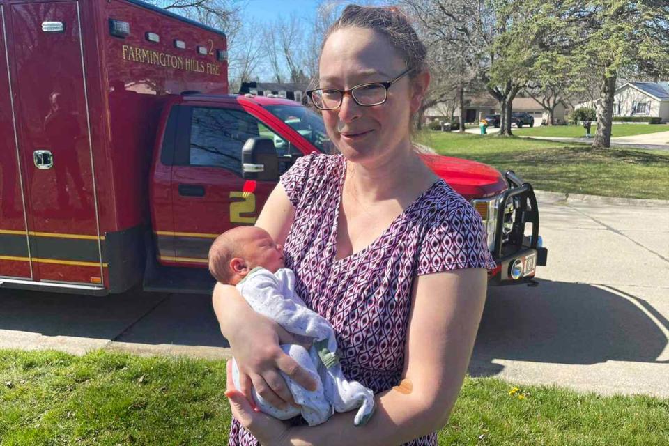 <p>CITY OF FARMINGTON HILLS, MICHIGAN - MUNICIPAL GOVERNMENT</p> Kathryn Norsigian with baby Jordan