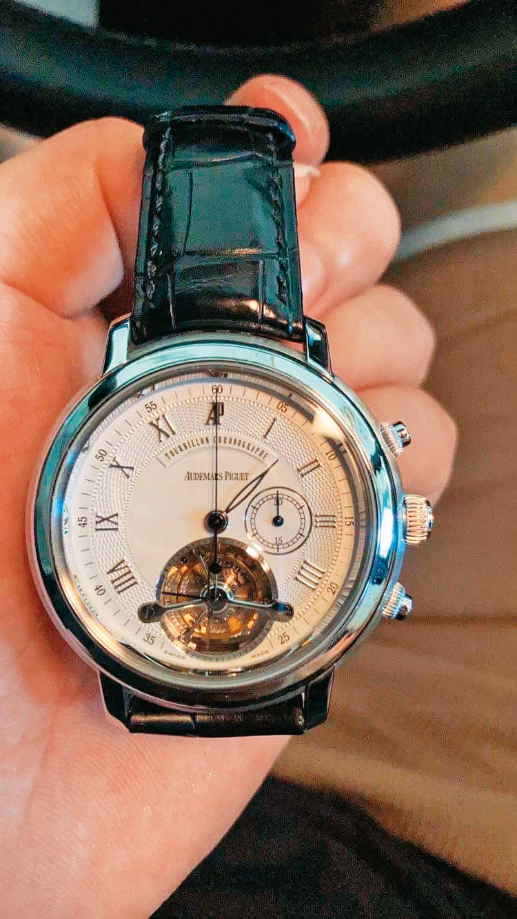 嚴凱泰生前收藏的AP經典錶Jules Audemars Tourbillon Chronographe。（讀者提供）