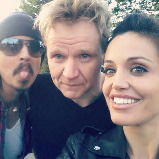 Lina poses with Gordon Ramsay for a selfie. Photo: Facebook