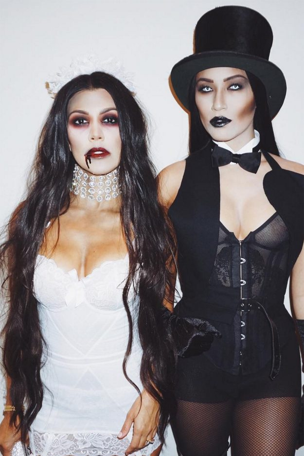 Kourtney Kardashian como novia zombi junto a su asistenta Stephanie.