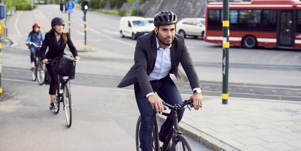 Tus opciones de transporte afectan seriamente su salud mental y física. Las investigación demuestra que el ciclismo es lo mejor. (Foto: Vida y Estilo)