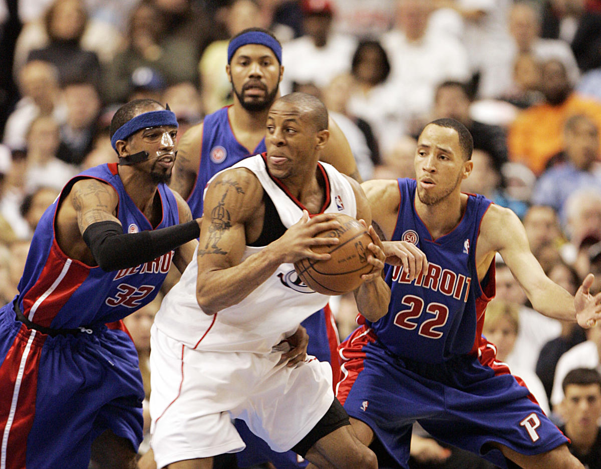 76ers trade Iverson to Nuggets