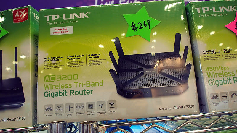 The TP-Link Archer C3200 is tri-band AC3200 router that’s compact for its tier. The top panel is actually a heat vent that lets the router stay cool while your wireless goes fast. It’s now S$269 (U.P. S$299). Find it at Suntec Hall 604 (Booth 6609, 6101) and Hall 406 8205, 8301).