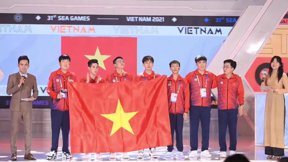 Team Vietnam takes the stage after they claimed the gold medal for League of Legends in the 2022 Hanoi Southeast Asian Games esports event. (Photo courtesy of SEA Games)