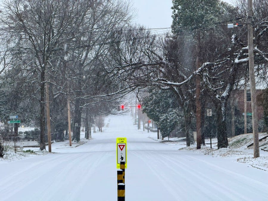 Look around Arkansas Snow, freezing temperatures and hazardous roads