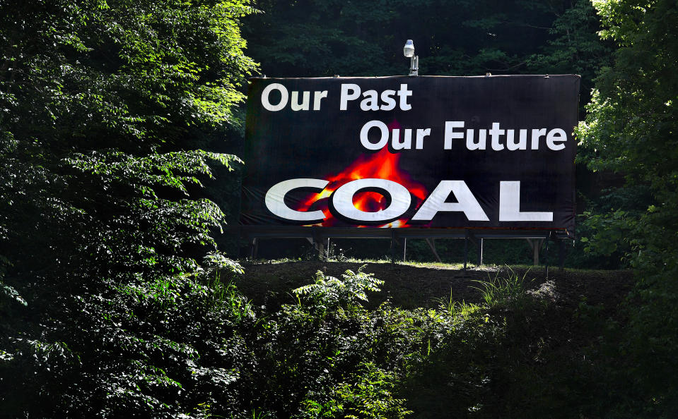 Pro-coal signs can be seen all over West Virginia. (Photo: Michael S. Williamson/The Washington Post via Getty Images)