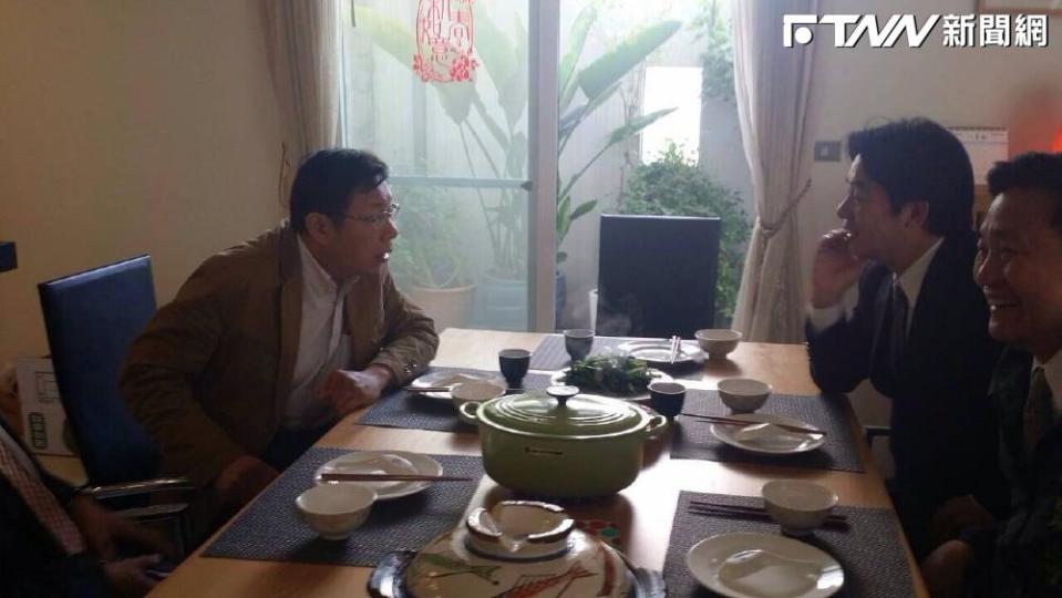 2015年1月18日，賴清德在與柯文哲聚會後發文分享照片。（圖／賴清德臉書）