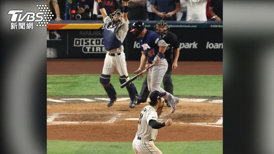 大谷九局上再見三振天使隊友楚奧特（Mike Trout），振臂怒吼。（圖／達志影像美聯社）