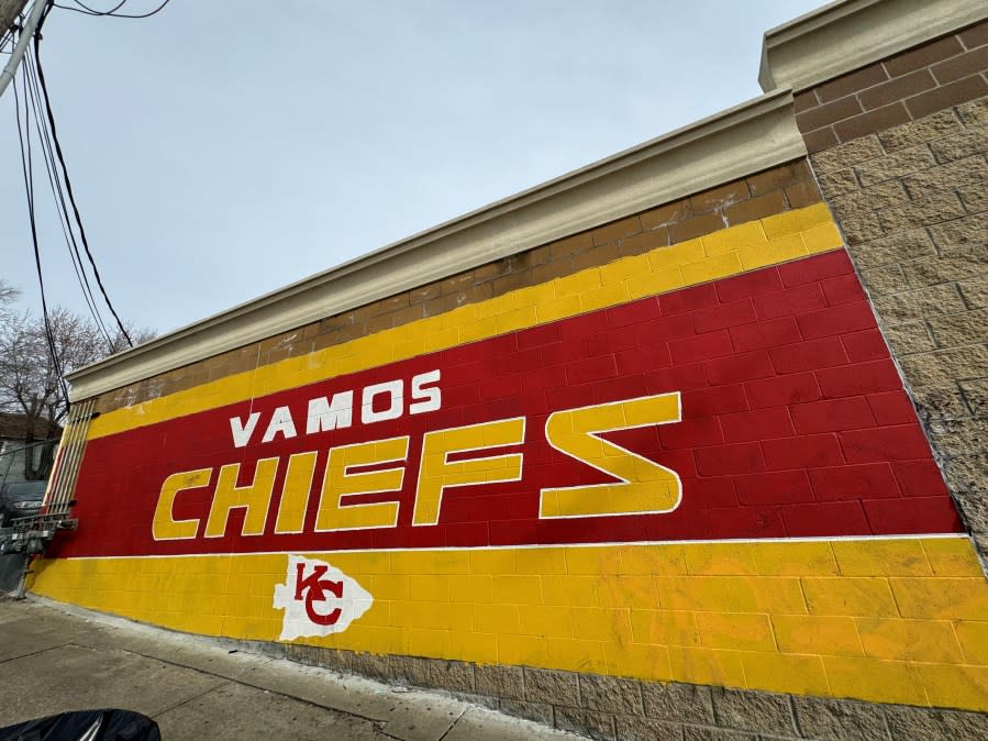 "Vamos Chiefs" mural at Madison Avenue and Southwest Boulevard in Kansas City. (FOX4 photo)