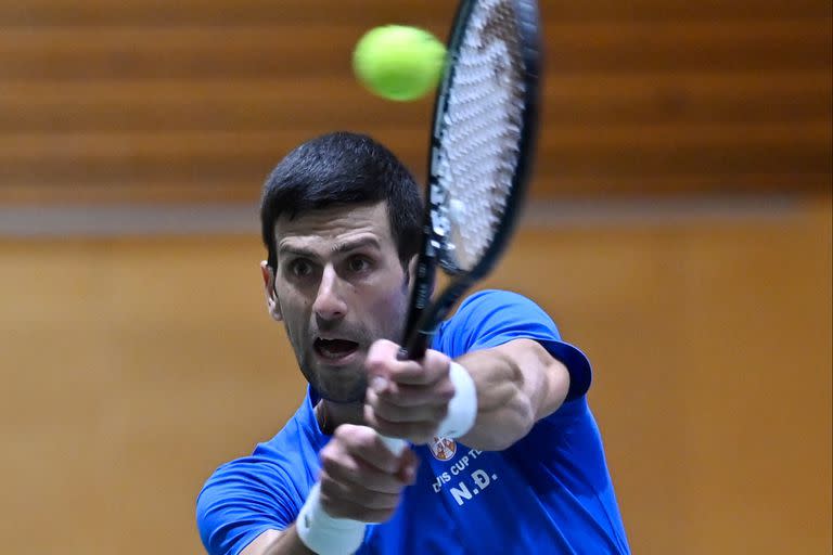 Entrenamiento de Novak Djokovic en el equipo serbio de Copa Davis.