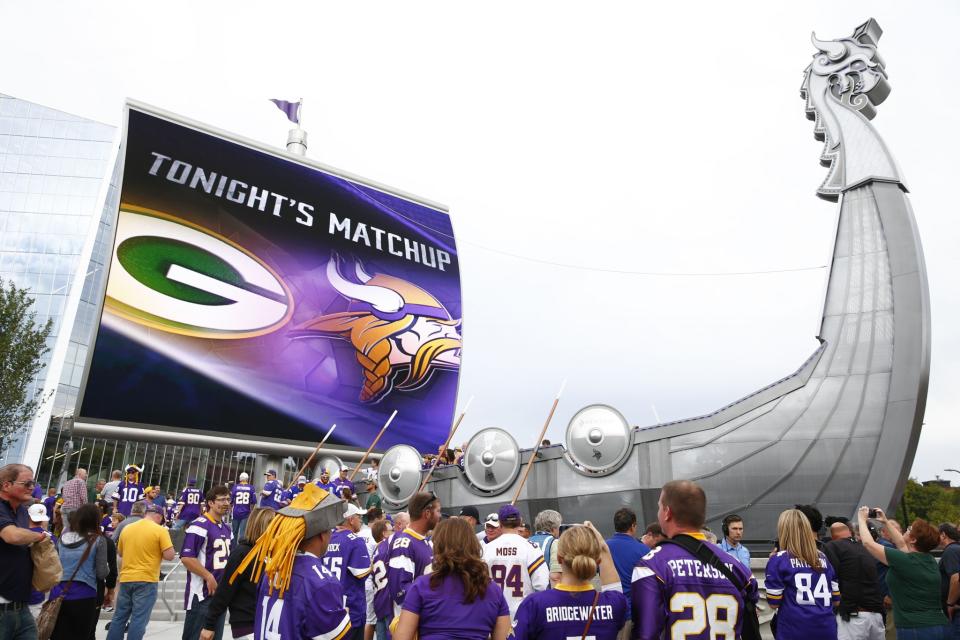 <p>Fans enter US Bank Stadium prior to the stadium’s inaugural game between the Green Bay Packers and the Minnesota Vikings on September 18, 2016 in Minneapolis, Minnesota. (Photo by Jamie Squire/Getty Images) </p>