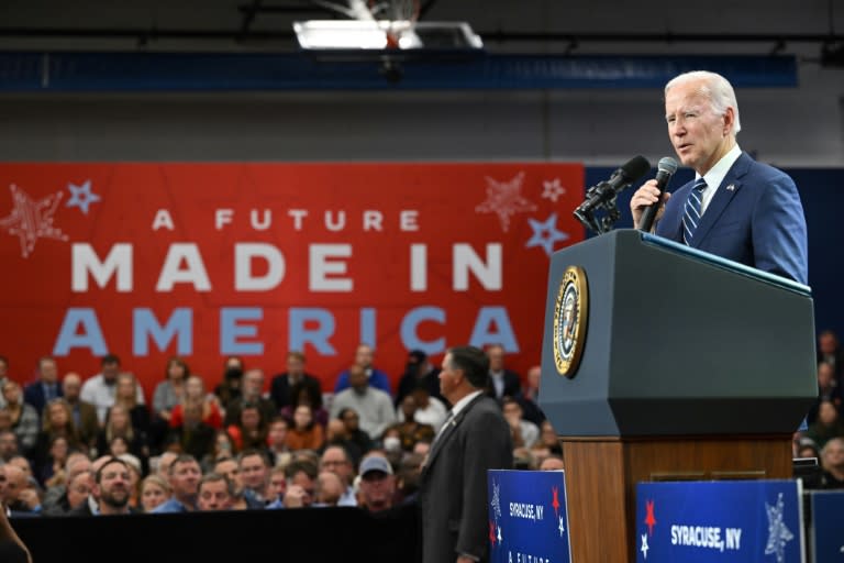El presidente de EEUU, Joe Biden, habla sobre la inversión en fabricación de chips el 27 de octubre de 2022 en una fábrica de la compañía Micron en Siracusa, Nueva York (Mandel Ngan)