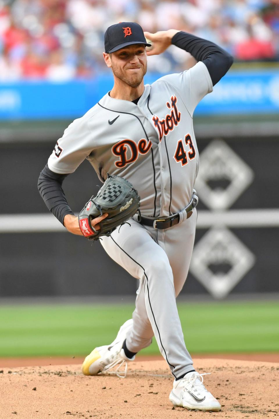 El lanzador abridor de los Tigres de Detroit, Joey Wentz, hace un lanzamiento durante la primera entrada contra los Filis de Filadelfia en el Citizens Bank Park el 5 de junio de 2023.