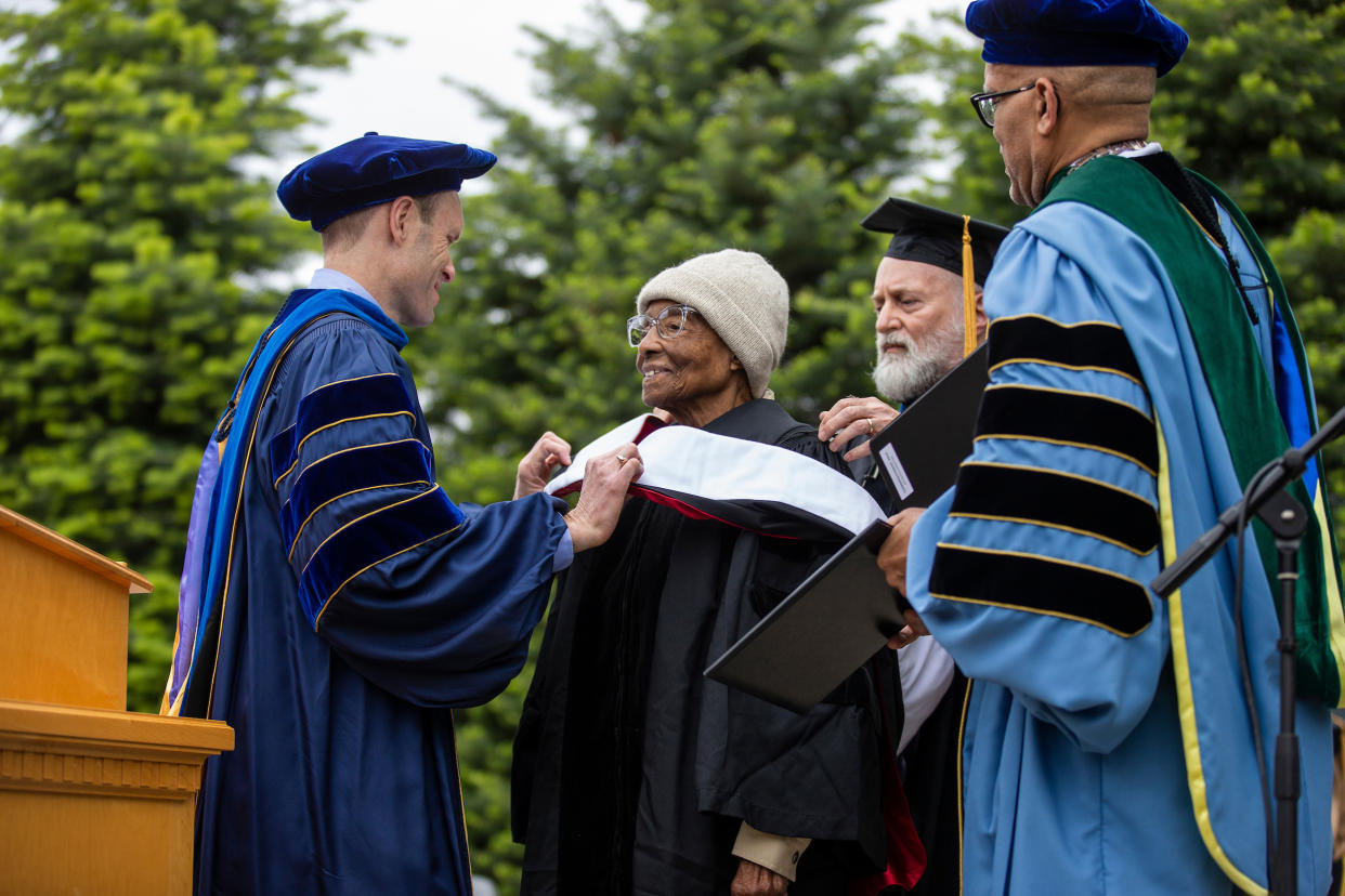 Edith Renfrow Smith receives her honorary degree at Grinnell College’s 2019 commencement ceremony (Justin Hayworth / Grinnell College)