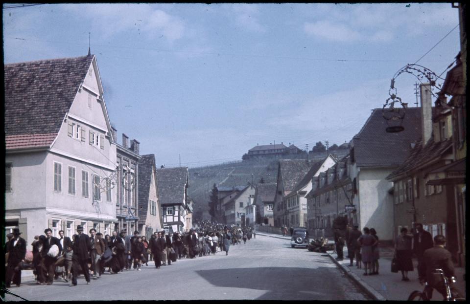 Romani families, in total 490 people, from Germany’s southwest border region are deported to Nazi-occupied Poland, May 22, 1940. Research Office for Racial Hygiene, Federal Archive Germany, Barch R 165, 244-42.