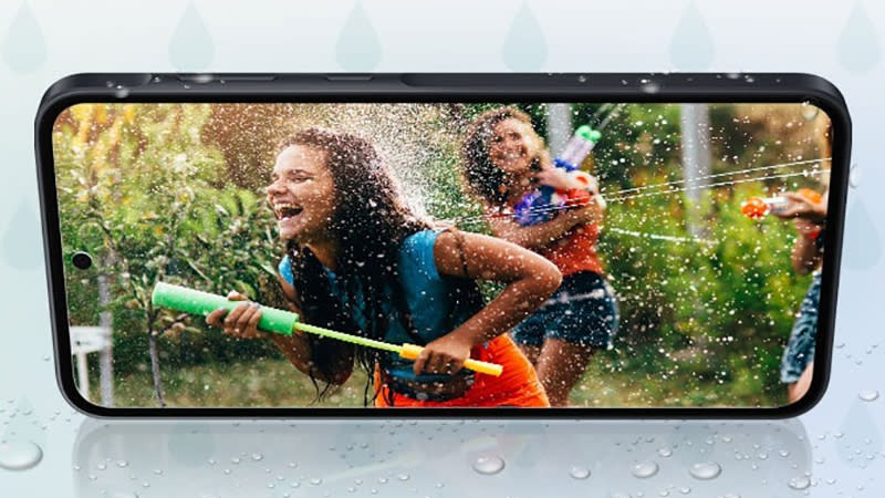  Samsung Galaxy A35 wet. 