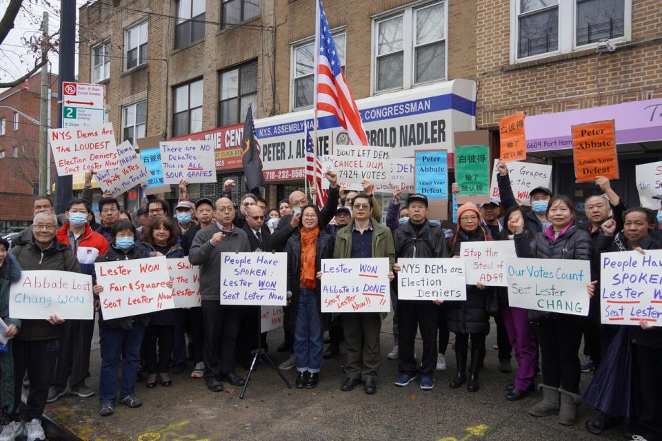 亞潮聯盟6日在白彼得辦公室前舉行示威。(記者顏潔恩／攝影)