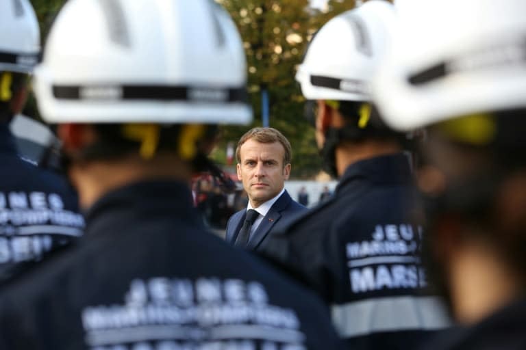 Emmanuel Macron pendant la cérémonie de clôture du congrès national des pompiers à Marseille, le 16 octobre 2021 - Pascal POCHARD-CASABIANCA © 2019 AFP