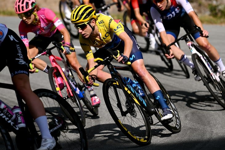 <span class="article__caption">Annemiek Van Vleuten (Movistar Team) changed her bike several times during the final stage. </span> (Photo: Dario Belingheri/Getty Images)