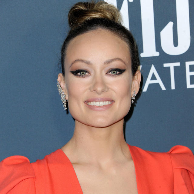 Olivia Wilde Shows Off Her Toned Body In A Grey Sports Bra And Matching  Leggings—She's Unreal!