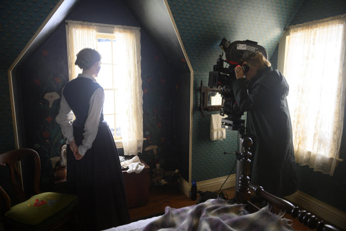 Saoirse Ronan and Greta Gerwig behind the scenes of 'Little Women'