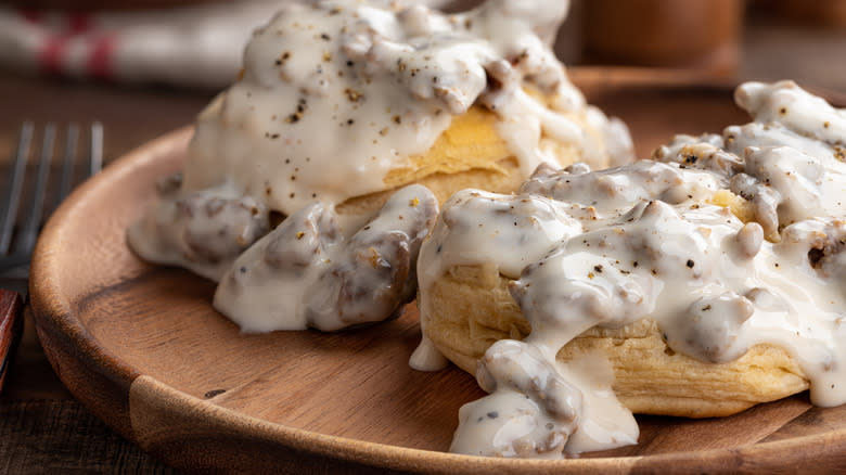 biscuits with sausage gravy