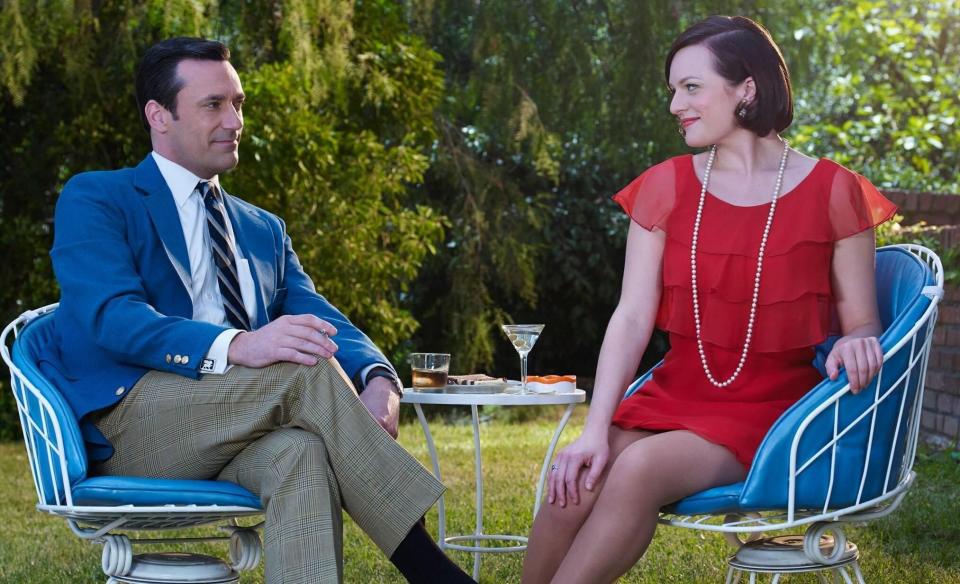 Jon Hamm and Elisabeth Moss in "Mad Men" (Photo: AMC)