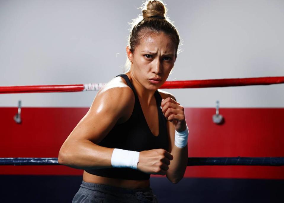 Seniesa Estrada regresa al boxeo este sábado después de 11 meses de inactividad y con una nueva empresa en Top Rank.